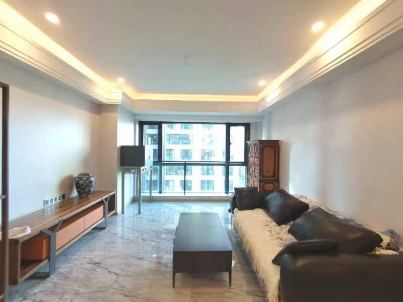 3室2廳 俊發(fā)逸天峰公寓客廳