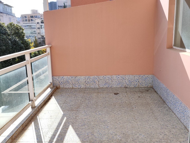 5室2廳2陽臺(tái) 滇池泊屋客廳