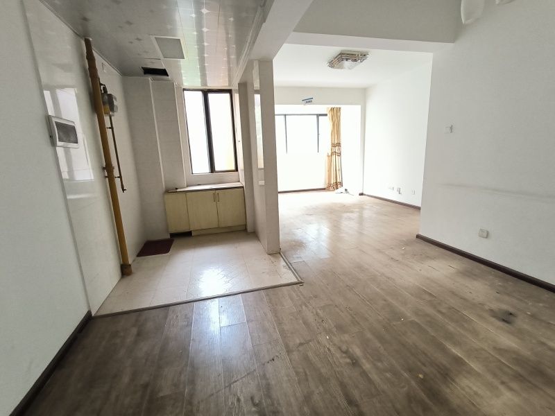 3室2廳2陽臺 南亞未來城餐廳