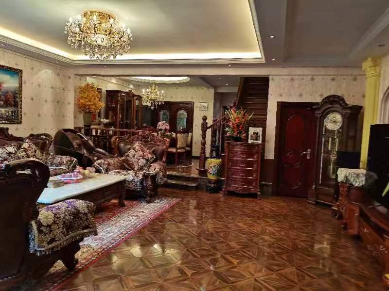 5室3廳3陽(yáng)臺(tái) 滇池星城別墅客廳