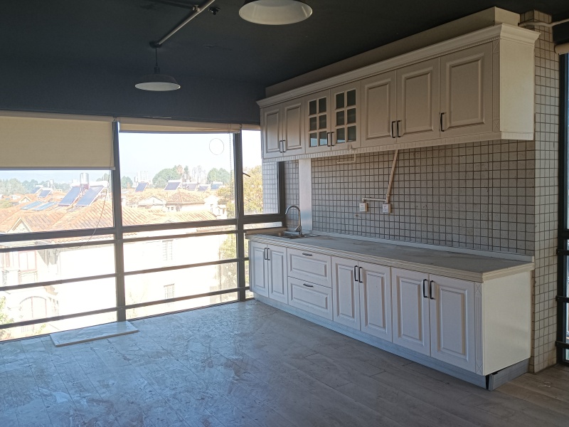 4室2廳3陽臺 滇池衛(wèi)城尚層廚房