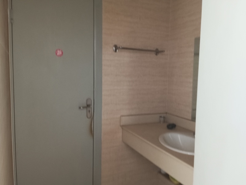 4室2廳3陽臺 滇池衛(wèi)城尚層衛(wèi)生間