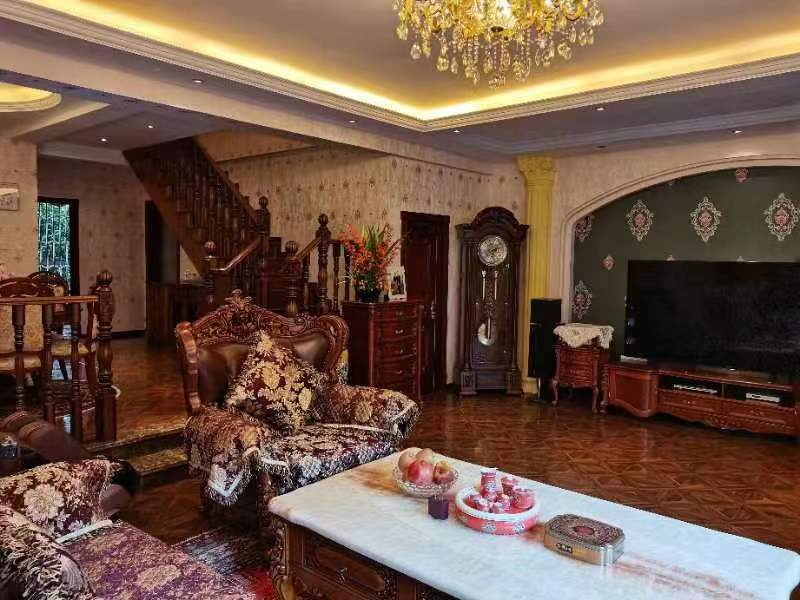 5室3廳3陽(yáng)臺(tái) 滇池星城別墅客廳