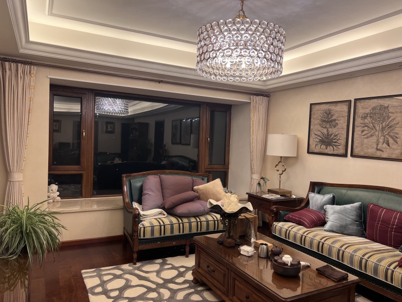 3室1廳1陽(yáng)臺(tái) 招商海公館客廳