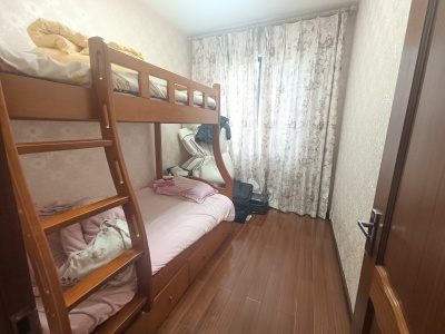 4室2廳2陽(yáng)臺(tái) 康泰苑小區(qū)