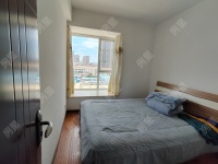 4室2廳2陽臺 玫瑰灣小區(qū)臥室