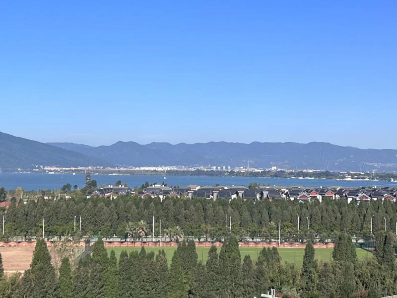 3室1廳1陽(yáng)臺(tái) 招商海公館自家花園