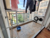 4室2廳2陽臺 玫瑰灣小區(qū)陽臺