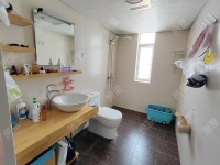 4室2廳2陽臺 玫瑰灣小區(qū)衛(wèi)生間