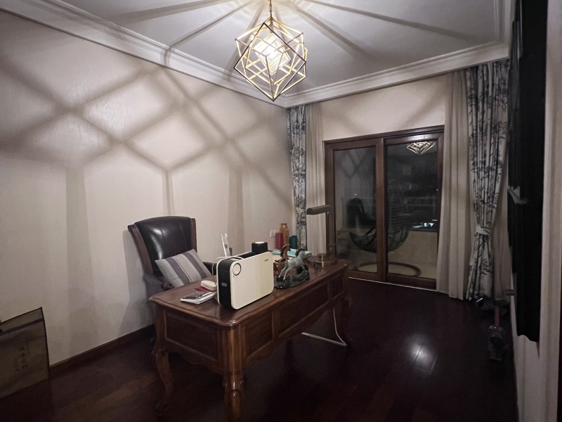 3室1廳1陽(yáng)臺(tái) 招商海公館書(shū)房
