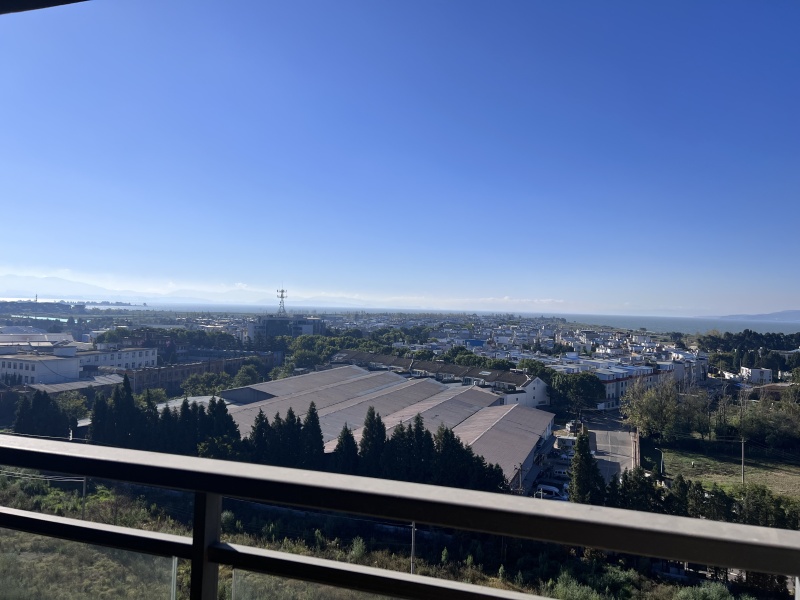 3室1廳1陽(yáng)臺(tái) 招商海公館自家花園