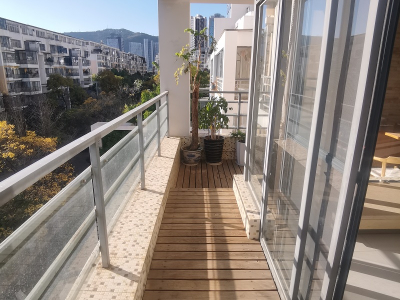 水逸康桥阳台