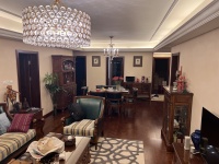 3室1廳1陽(yáng)臺(tái) 招商海公館客廳