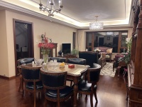 3室1廳1陽(yáng)臺(tái) 招商海公館客廳