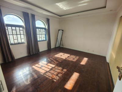 5室2廳2陽臺 新亞洲星體花園南區(qū)