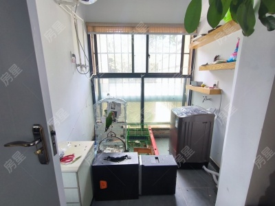 5室3廳3陽(yáng)臺(tái) 龍湖水晶酈城