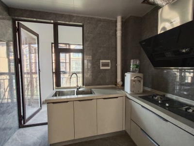 2室2廳2陽臺(tái) 滇池潤園