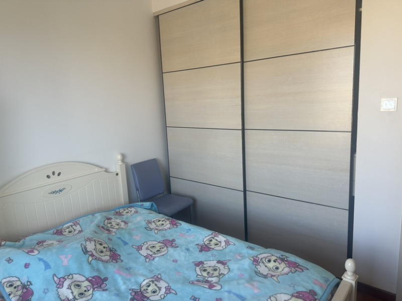 4室2廳2陽臺(tái) 都鐸城邦3號(hào)院客廳