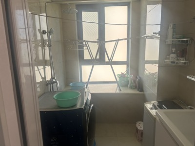 4室2廳2陽臺(tái) 都鐸城邦3號(hào)院客廳