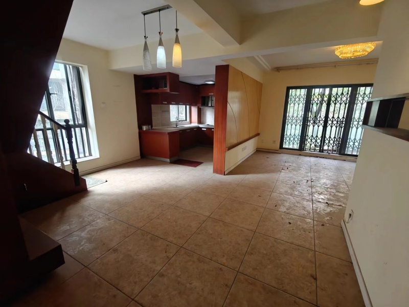 4室3廳3陽臺 大溪地客廳