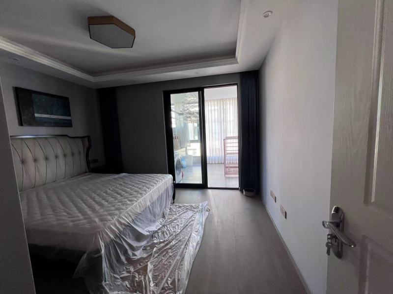 7室3廳5陽臺(tái) 綠地海珀瀾庭別墅餐廳