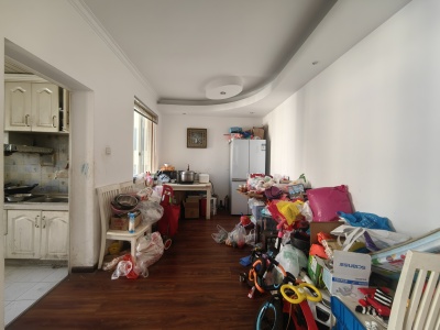 3室2廳2陽(yáng)臺(tái) 美倫花鄉(xiāng)