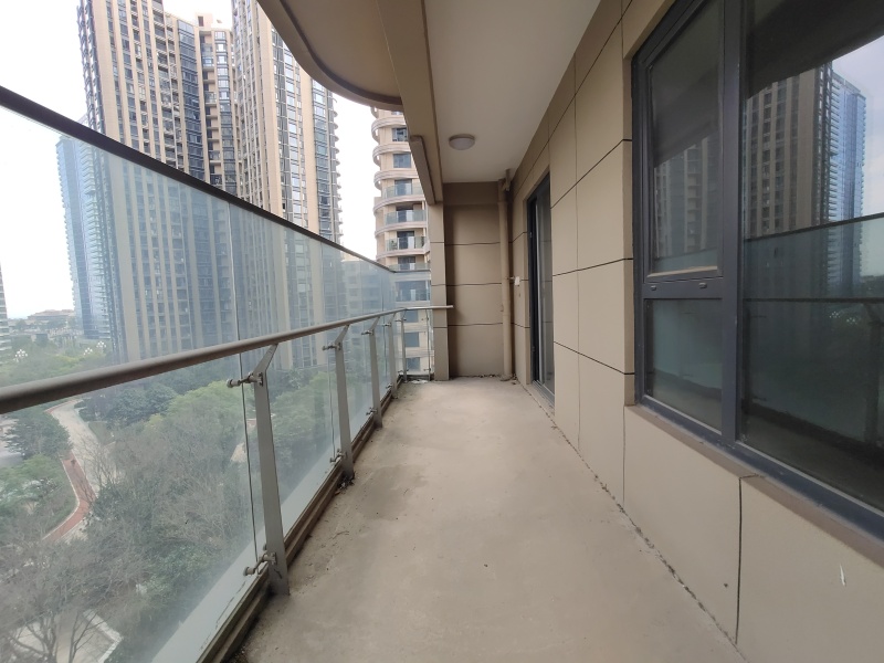 3室2廳2陽臺(tái) 山海灣陽臺(tái)