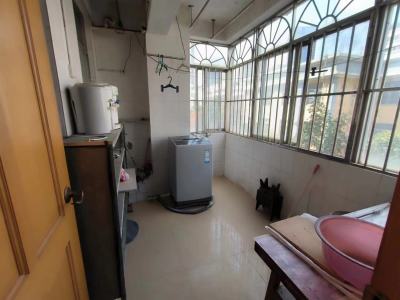 4室2廳1陽(yáng)臺(tái) 春曉花園