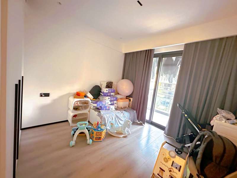 4室2廳2陽臺(tái) 華夏四季二期臥室