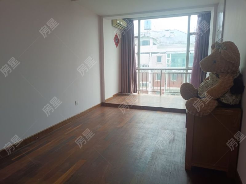 3室2廳2陽臺 天陽花園客廳