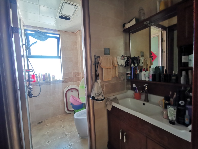 3室2廳1陽臺 新亞洲星辰園衛(wèi)生間