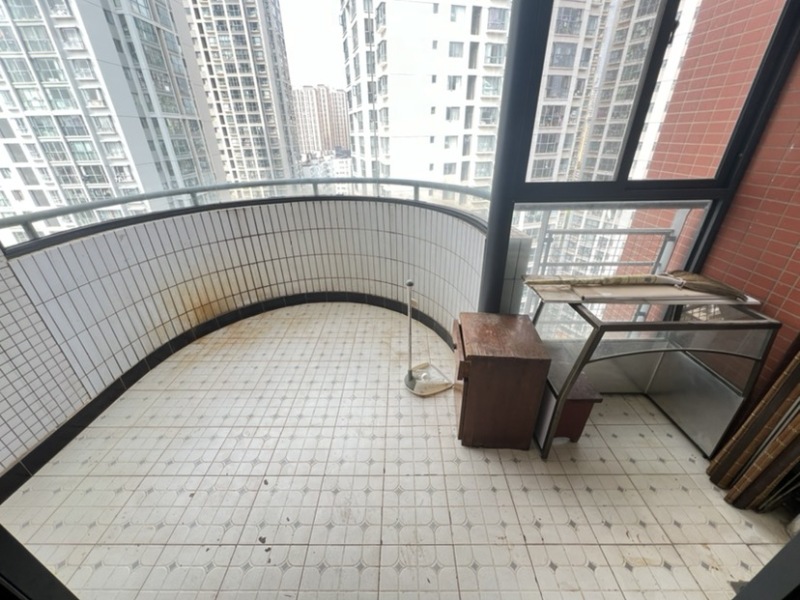 3室2廳1陽(yáng)臺(tái) 實(shí)力北岸陽(yáng)臺(tái)