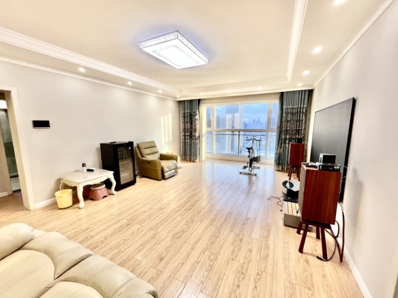 6室4廳2陽(yáng)臺(tái) 云銅時(shí)代之窗客廳