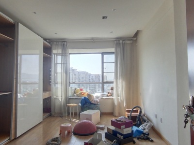 3室2廳2陽臺 西南海天璽苑臥室