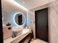 4室2廳2陽臺(tái) 華夏四季二期衛(wèi)生間