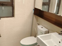 4室2廳1陽臺 中海云著衛(wèi)生間