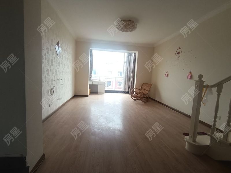 3室2廳2陽臺 天陽花園客廳