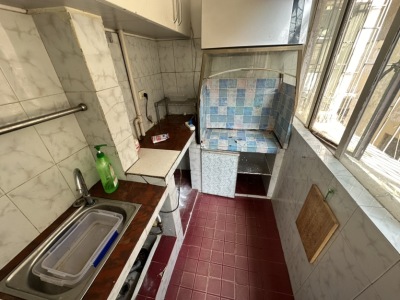 1室1廳1陽臺(tái) 西壩新村