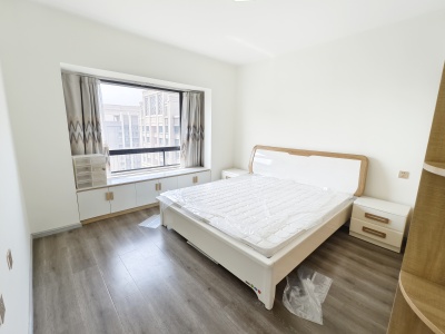 3室2廳1陽臺(tái) 海倫國(guó)際里約區(qū)