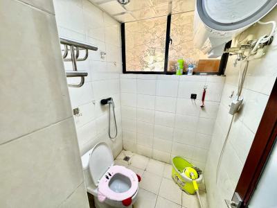 4室2廳2陽臺 溪畔麗景