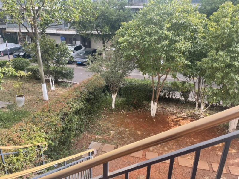 5室2廳3陽臺 金江小區(qū)涵苑別墅自家花園