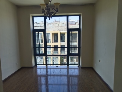 6室2廳3陽臺(tái) 金岸春天