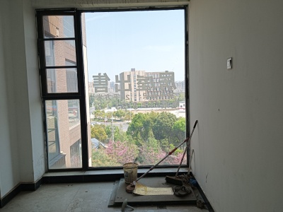 4室2廳1陽臺 滇池衛(wèi)城錦尚