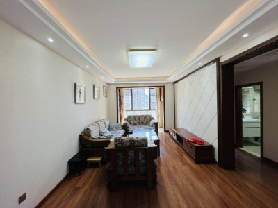 3室2廳2陽臺(tái) 盛高大城四期