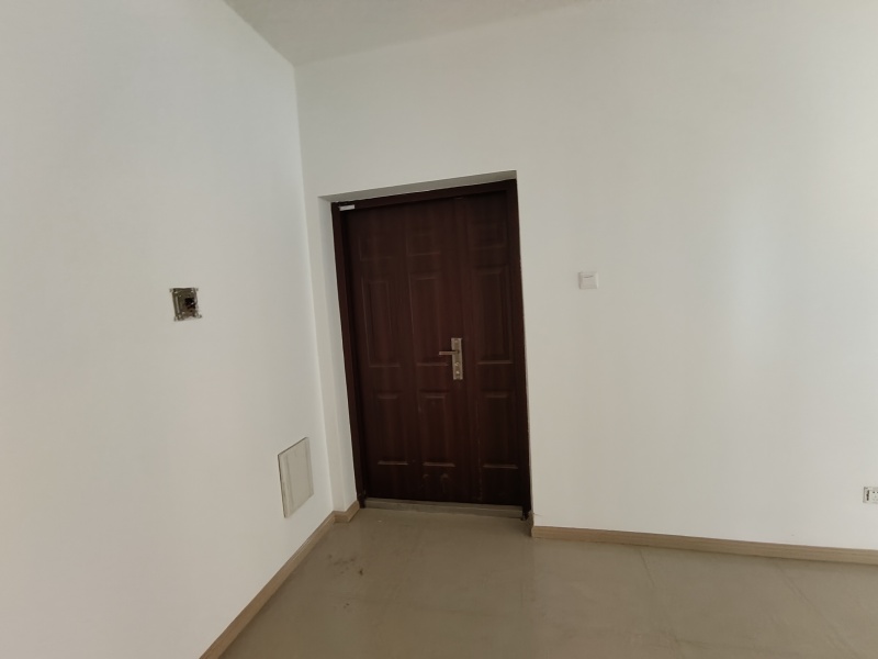 5室2廳2陽(yáng)臺(tái) 俊發(fā)盛唐城星河郡（一期）門(mén)廳