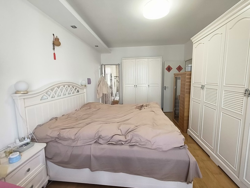 3室2廳1陽(yáng)臺(tái) 銀杏廊亭臥室