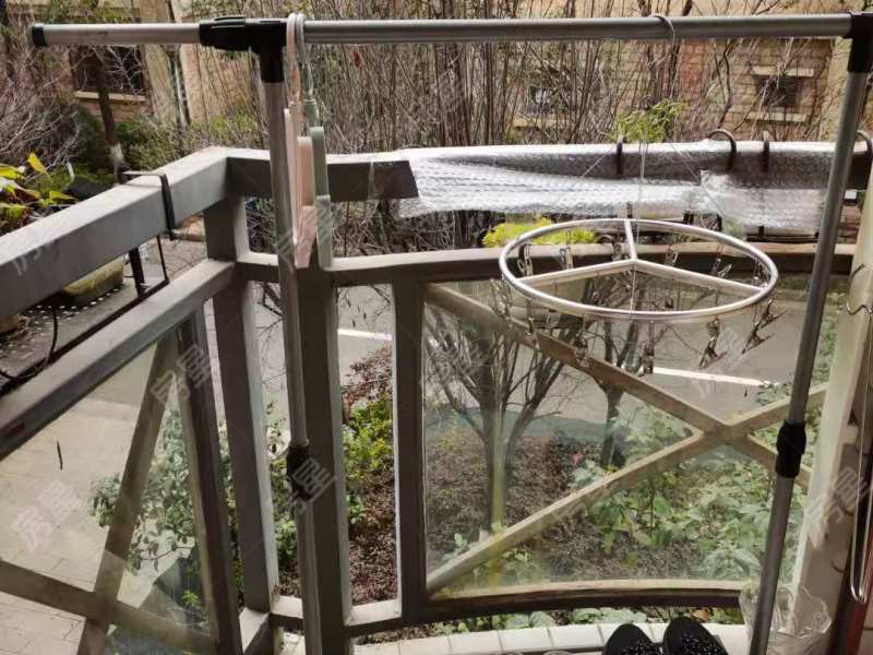 1室1廳1陽(yáng)臺(tái) 云嶺天驕陽(yáng)臺(tái)