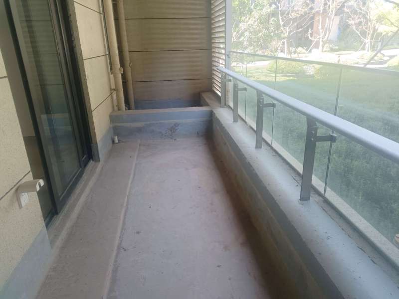 5室2廳2陽臺 華夏四季二期陽臺