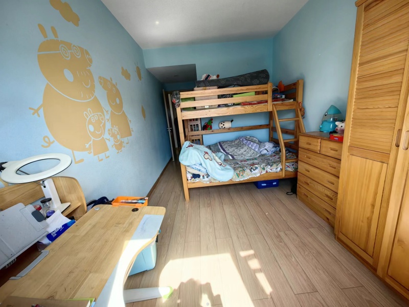 4室2廳2陽(yáng)臺(tái) 俊發(fā)城金盞苑客廳