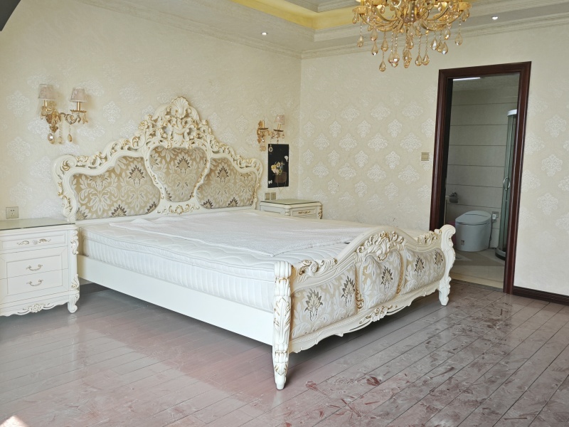 5室2廳2陽臺(tái) 盛高大城二期臥室